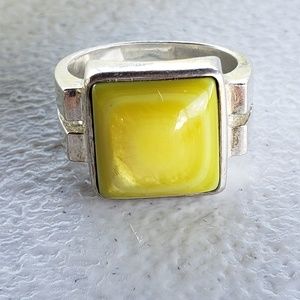 Silpada yellow mother of pearl ring